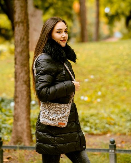 Ručne pletená vlnená kabelka,