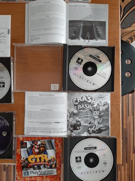 2 x originál hry na playstation 1.,