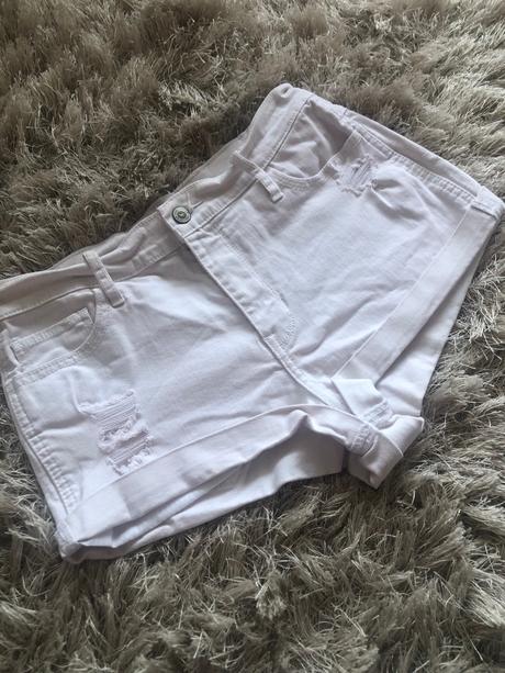 Biele kratasy, hollister,28
