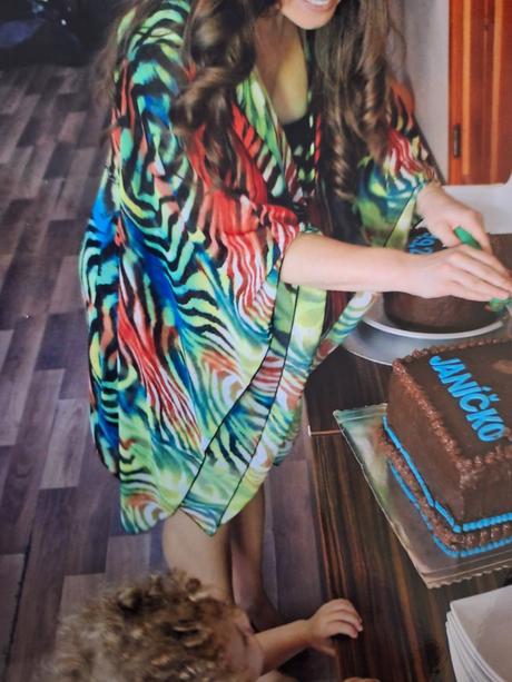 Extravagantne saty so sirokymi rukavmi jasmine, chantall,s