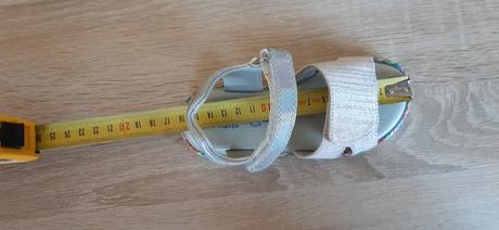 Sandálky nové, richter,25