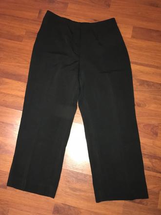 Čierne nohavice - trištvrťové, 38