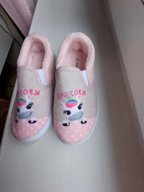 Dievcenske papuce, 27