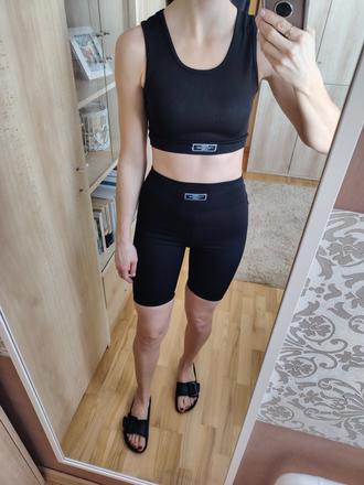 Čierna rebrovaná súprava, s