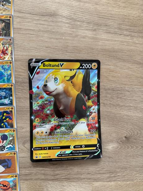 100 originál kartičiek pokémon + jumbo karta,