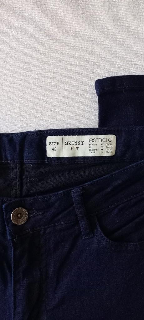 Tmavomodré skiny rifle, esmara,42