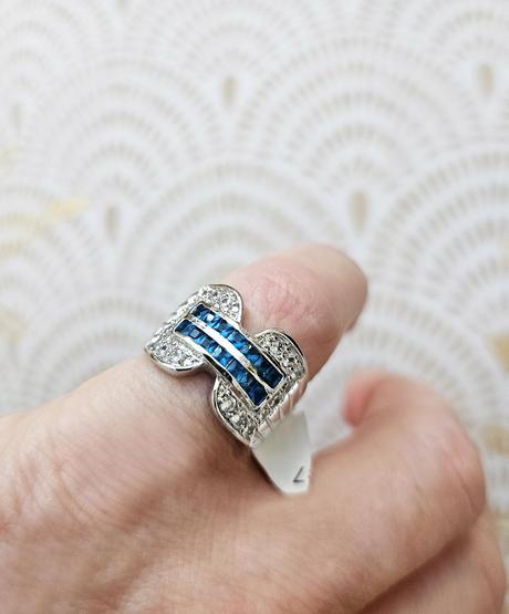 Zdobený dámsky prsteň, 