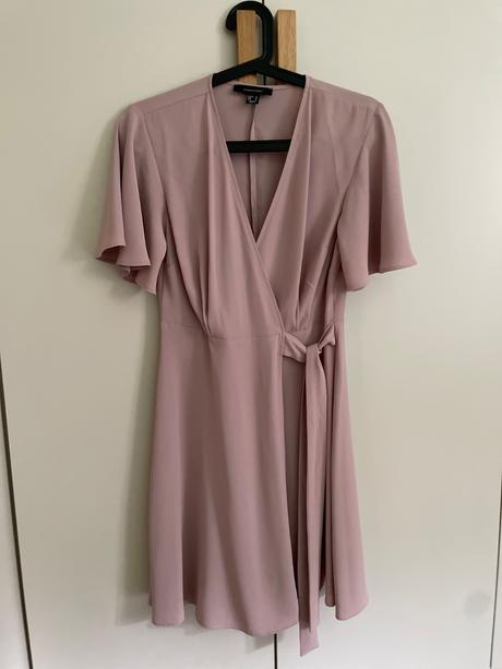 Pudrovo ružové šaty, s