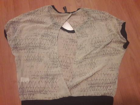 Top s odhalených chrbtom, m