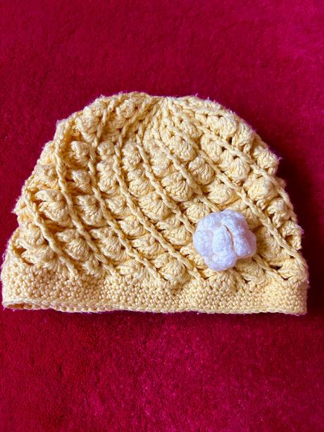 Hačkovana zlta  čiapka ručná práca, 122