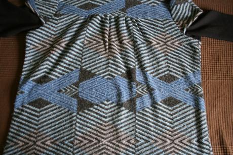 Málo nosená teplá tunika so stojačikom, l