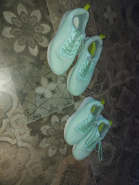 Tenisky, reserved,30