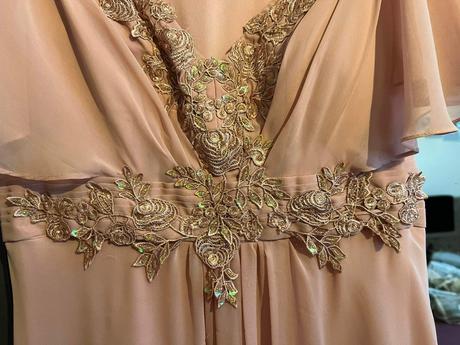 Spoločenské šaty, 48