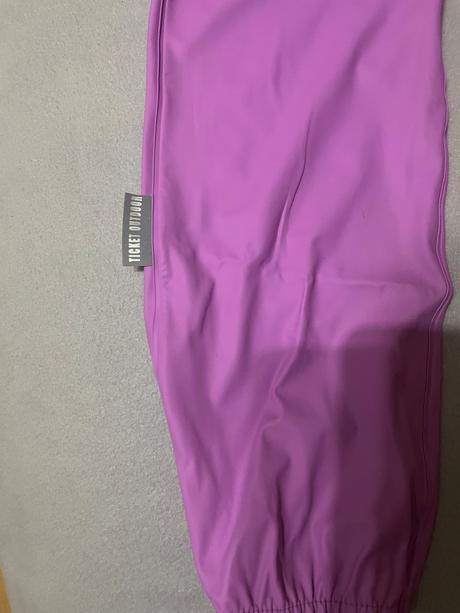 Nohavice do dažda, 140