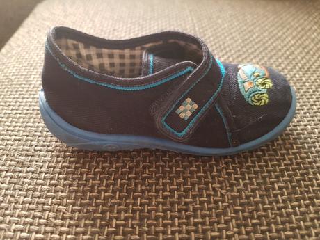 Papucky, 27