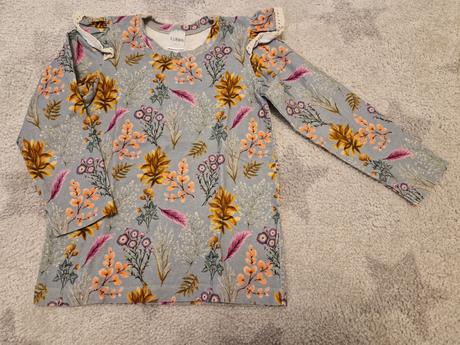 Tricko s volanmi, 110