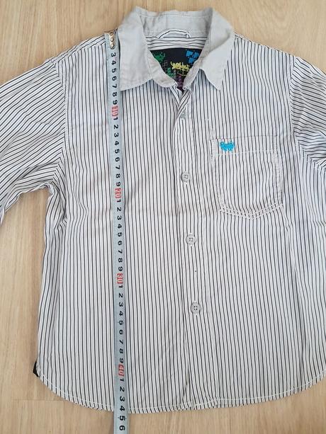 Kosela s kravatou, next,104