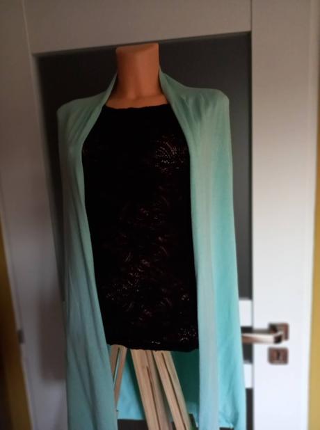 Čierny kvetovaný top, m