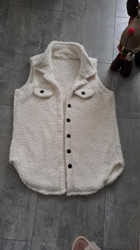 Biela plyšová vesta, l