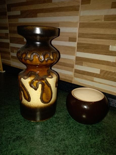 Stara vaza a svietnik,