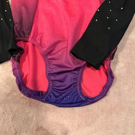 Dres na gymnastiku, 146