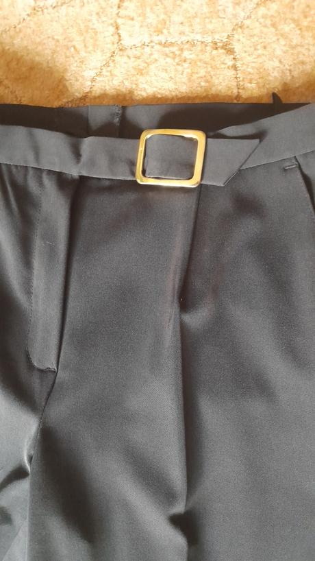 Čierne nohavice, 40