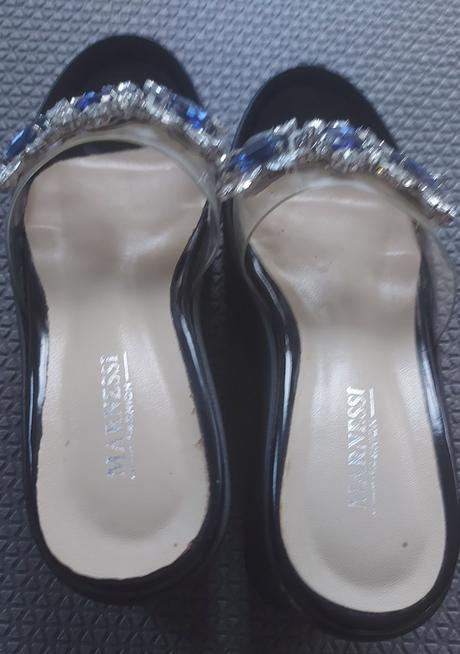 Slapky na platforme, 36