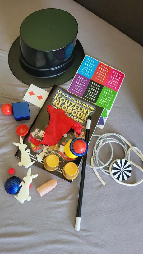 Škola kúziel - kúzelný klobúk (125 trikov) - ako n, 