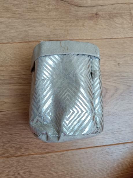 Latkova strieborna doza, 