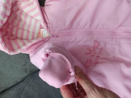 Kombinéza s doplnkami, 68