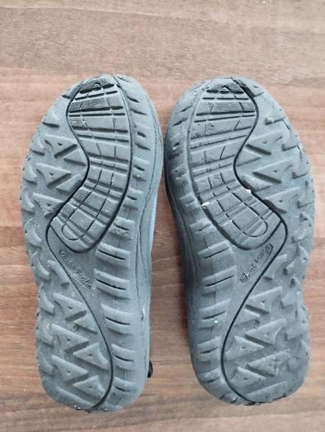 Topánky do vody, 24