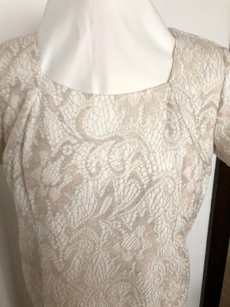 Spoločenské šaty, 42