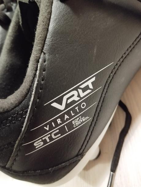 Kopačky kolíky kipsta viralto koža, 39