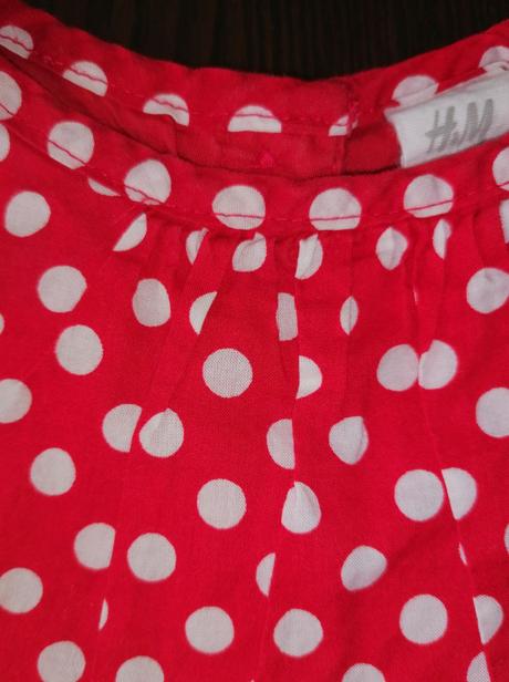 Červené bodkované saty, h&m,74