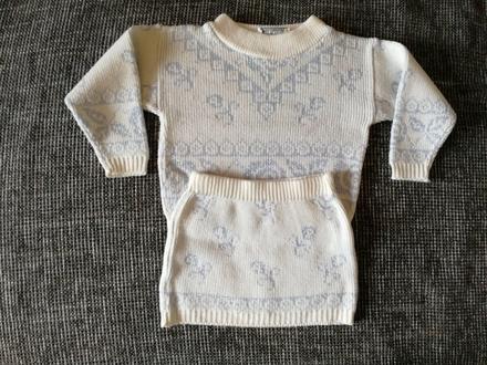 Svetrík so suknickou, 98