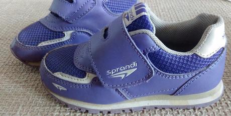 Fialové botasky, 26