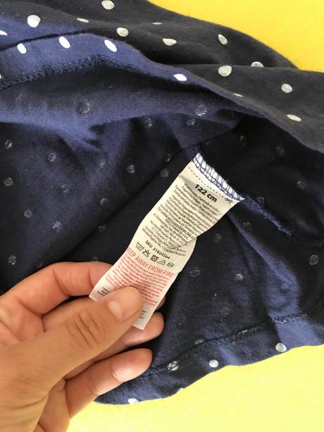 Šatičky s bodkované, 116