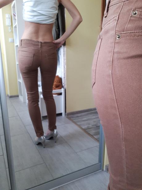 Hnedé dievčenské rifle, 158