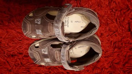 Sandálky č.27, bären-schuhe,27