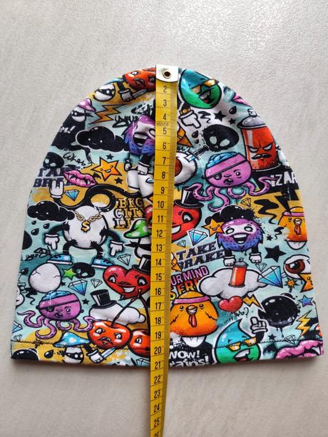 Predám farebnú čiapku, 