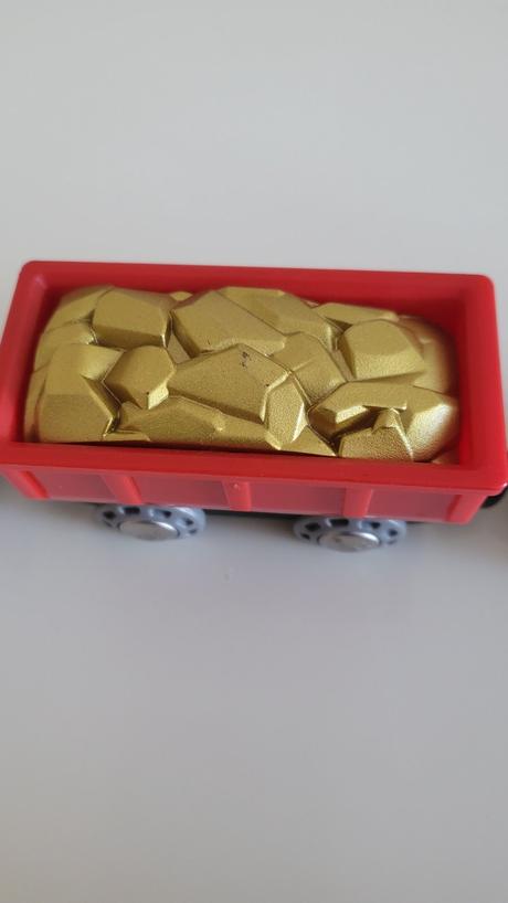 Hape masinka s vagonmi,