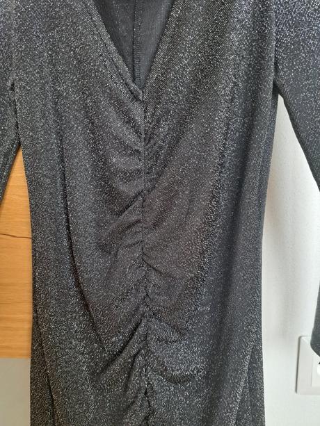 Priliehavé saty, sinsay,s