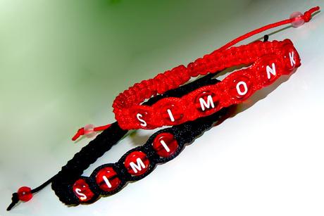 Náramky s  menami  alebo iniciálami, 