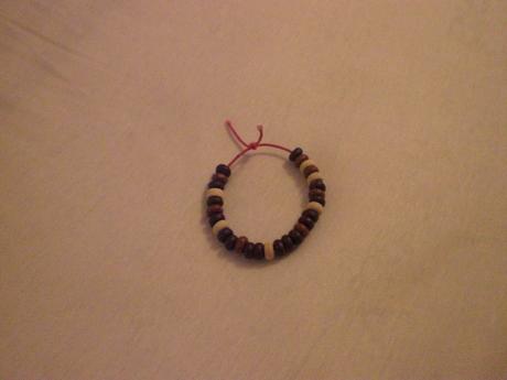 Nahrdelník z drevených koráliek,