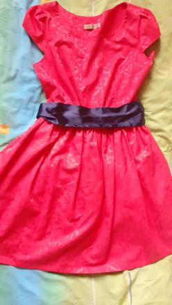 Predam spolocenske saty, 36