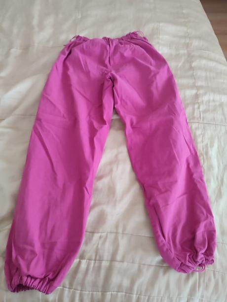 Ružové joggery, bershka,s