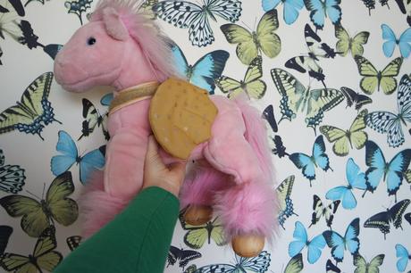 Plyšový lietajúci koník, 