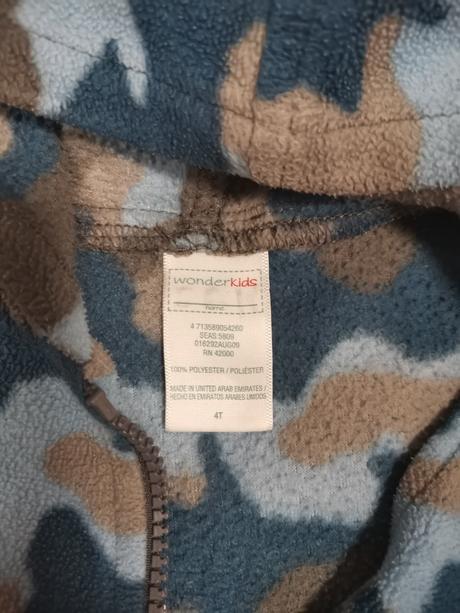 Maskáčova mikina, 104