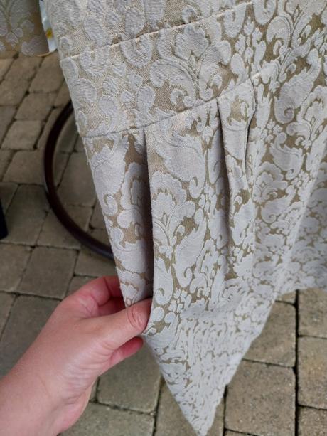 Spoločenské šaty, 40