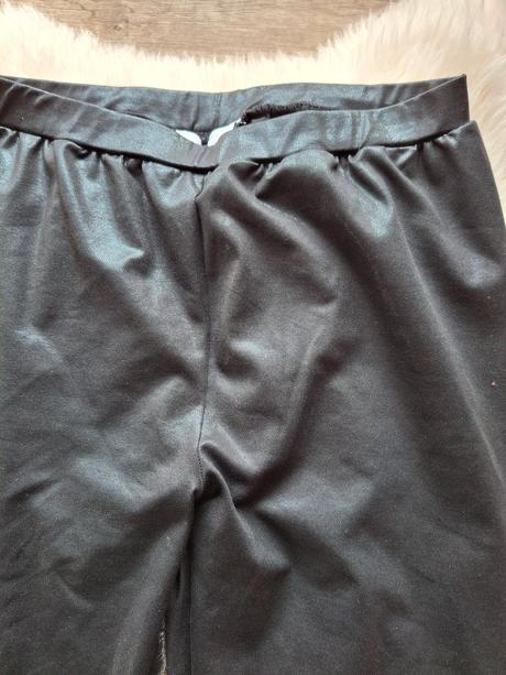 Uzasne leginy vzhad kože reserved super stav, reserved,158